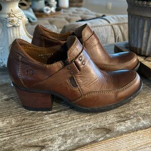 Born Nyssa Brown Leather Shootie - Like NEW